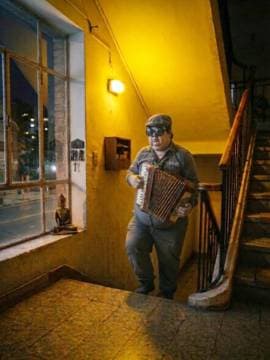 Al sexto por la escalera